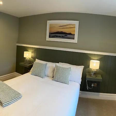 Krugers Πανσιόν 4*